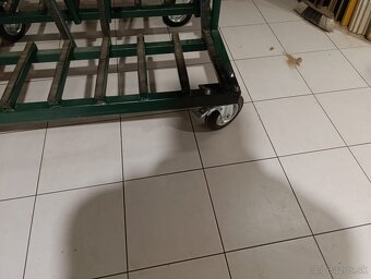 Predam vozika na velkoplosny material. - 4