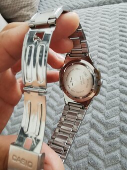 predam hodinky Casio - 4