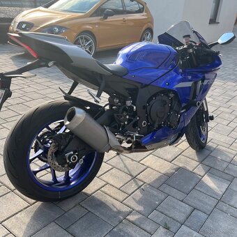 Yamaha R1 2021 - 4