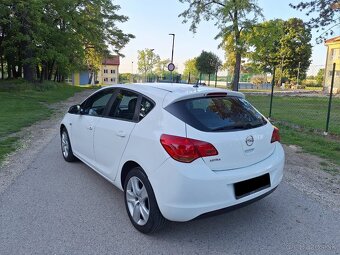 Opel Astra 1.6 16V Enjoy - 4