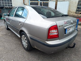 Škoda Octavia 1,6i, r.v.2009, naj 221 000 km - 4