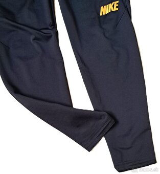 Pánske/chlapčenské tepláky zn. Nike, veľ. S - 4