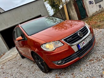 Volkswagen Touran 1.9 TDi, 2009, 7 miestny - 4
