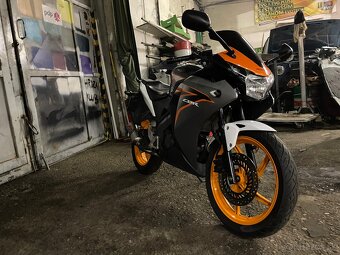 Honda CBR125R - 4