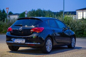 Predám Opel Astra 1.4 Turbo (120k) - 4