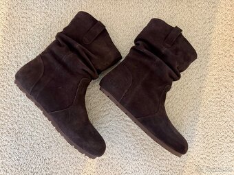 Predam nove UGG cizmy - 4