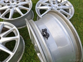 samotné 16" ALU 5x114,3 NISSAN + TPMS - 4