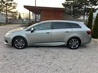Toyota Avensis Combi 2.0 D-4D S&S Executive - 4