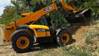 Teleskopický nakladač JCB - 4