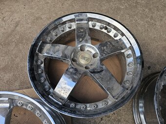 4x100 R18 - 4