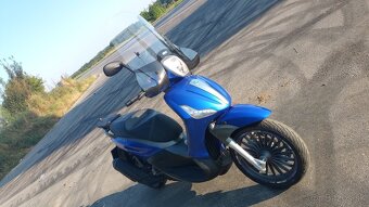 Piaggio Beverly - 4