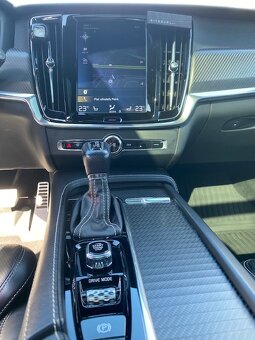 VOLVO V90 D5 R-LINE Bang & Olufsen FULL VÝBAVA - 4