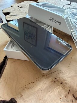 iPhone 15 Pro 256GB NATURAL TITANIUM - 4