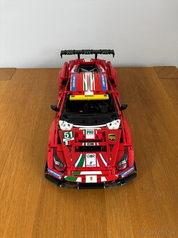 LEGO Technic 42125 Ferrari 488 GTE - 4