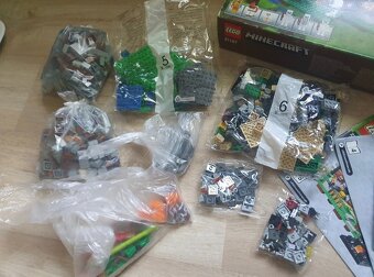 Lego Minecraft 21127 - 4