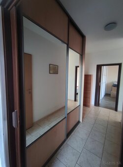 Na prenajom 3 izbovy byt - 4