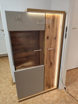 Skrinka s podsvietením - 4