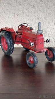 Stará plechová hračka-traktor - 4