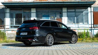 Kia Ceed SW 1.5 T-GDi GT-Line - 4