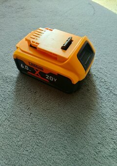 Nabíjačka pre batérie dewalt - 4