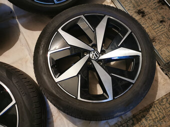 VW ID.4 ID.5 - originál 20" alu disky s letnými pneu - 4