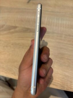 Apple Iphone XR - 4