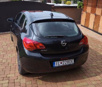 Opel Astra J 74kw r.v.2012 - 4