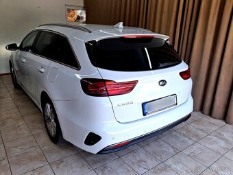 Kia Ceed SW kombi Automat - 4