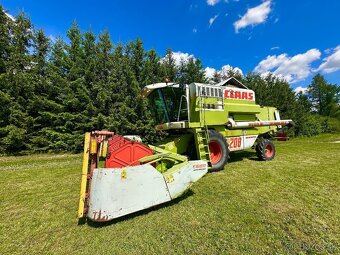 Claas Mega 208 - lista 6 m + predval - 4