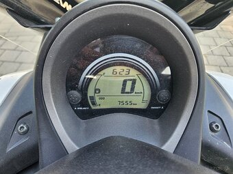 Yamaha Nmax 125i - 4