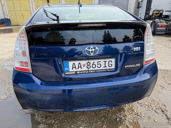 Toyota Prius - 4