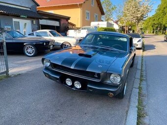 Ford Mustang Fastback A-Code z roku 1965 - 4