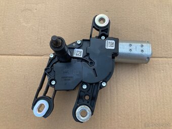 Mot. zadného stierača - 4