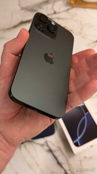 iPhone 16 Pro Max Black Titanium 256 GB - 4