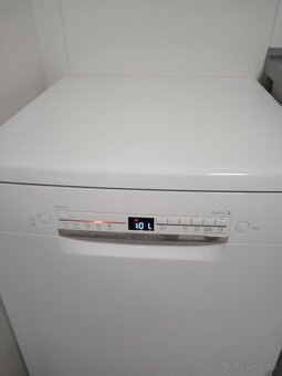 Predáme umývačku riadu BOSCH, vek 2 roky - 4