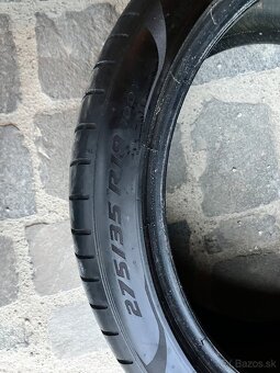 2x 245/40 r19 - 2x 275/35 r19 - 4
