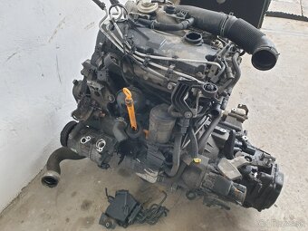 škoda octavia 2 agregát 1,9 TDI 77 KW,kod:BXE - 4