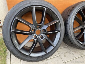 GEMINI SCHWARZ skoda Octavia RS 3 5x112 7,5x18 ET 51 - 4