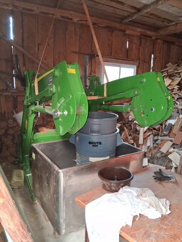 Čelný nakladač na John Deere - 4