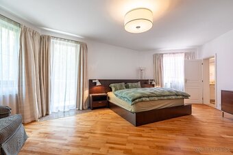 NA PREDAJ VÝNIMOČNÝ BYT V SRDCI MESTA TRENČIANSKE TEPLICE - 4