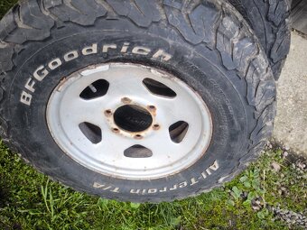235 75 R15 6x139.7 - 4