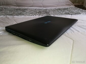 Asus X553. 4-Jadro. 2 x disk/SSD 128 + 500 GB. Nová 8 GB RAM - 4