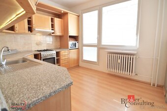 3-izbový byt v obľúbenej lokalite, 75 m2 + loggia - 4