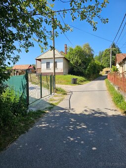 Slnečný dom s veľkým pozemkom a krásnym výhľadom pod horami - 4