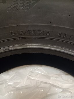 Predám pneumatiky Bridgestone 215/65R16 - 4