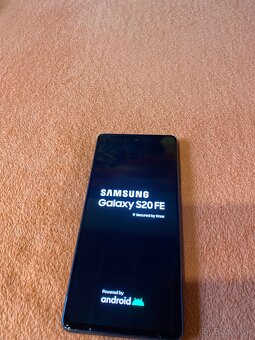 Samsung galaxy s20 fe - 4