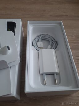 iPhone SE 2020 64GB - 4