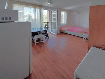 Zařízené studio 1+kk s balkonem, jen 400 m od pláže - 4