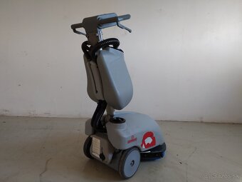 Umývací stroj COMAC VISPA 35 B - 4