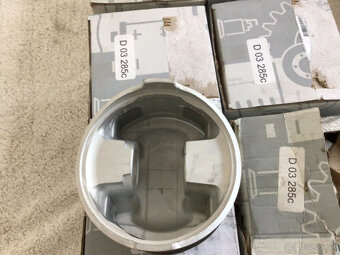 Mercedes W 109 300 SEL 6.3, W100, org.Mahle, 8 piestov 100 0 - 4